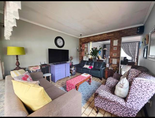 3 BEDROOM HOUSE FOR SALE IN EDLEEN